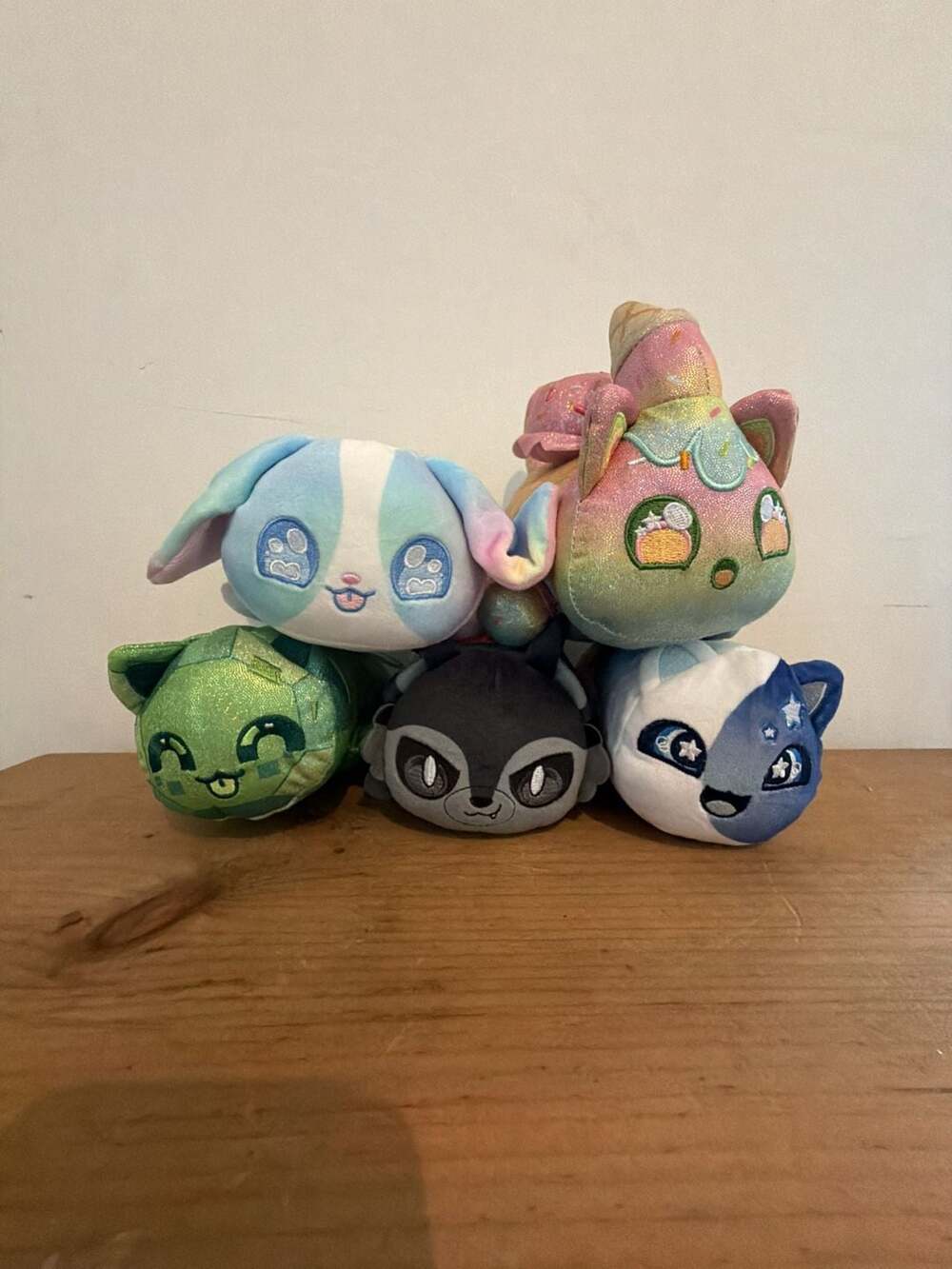 Aphmau MeeMeows Mystery Plush Lot of 5 including Emerald Cat and Carnival Cat